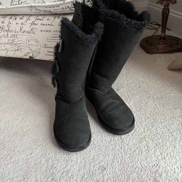 Ugg Black Bailey Button Triplet - Picture 2 of 4